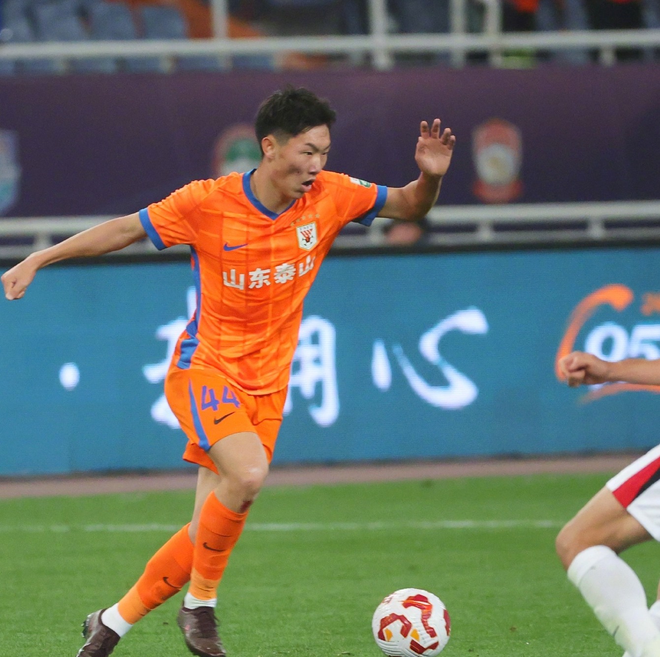 易游体育官网入口-今夜CBA常规赛焦点战，山东泰山迎来里程碑，媒体盛赞，资深球员宣示担当