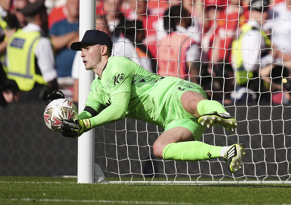 巴黎圣日耳曼迎社区盾关键赛，今夜主帅复盘，引发热议，身体对抗强度拉满